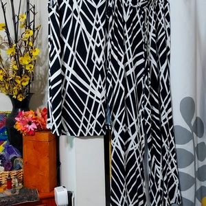 Population black and white outfit used in good condition